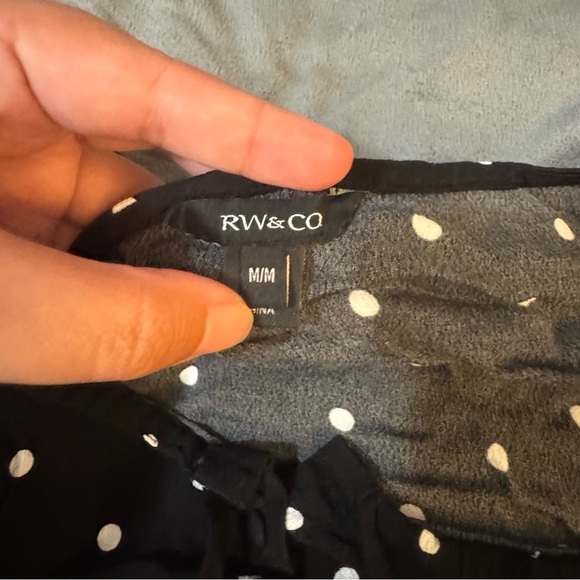 RW&CO. Black Top with White Dots

#1043 - Picture 4 of 6